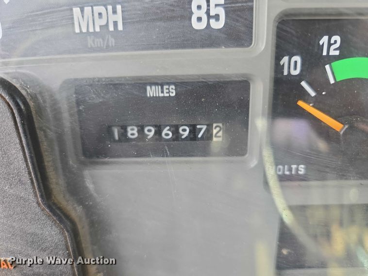 image for item EV5711 1998 International 2554 dump truck