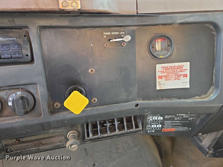 image for item EV5711 1998 International 2554 dump truck