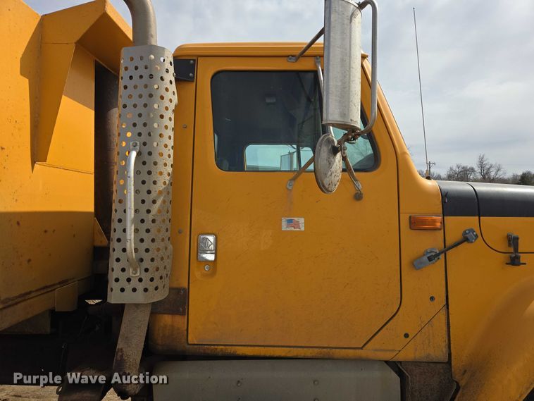 image for item EV5711 1998 International 2554 dump truck