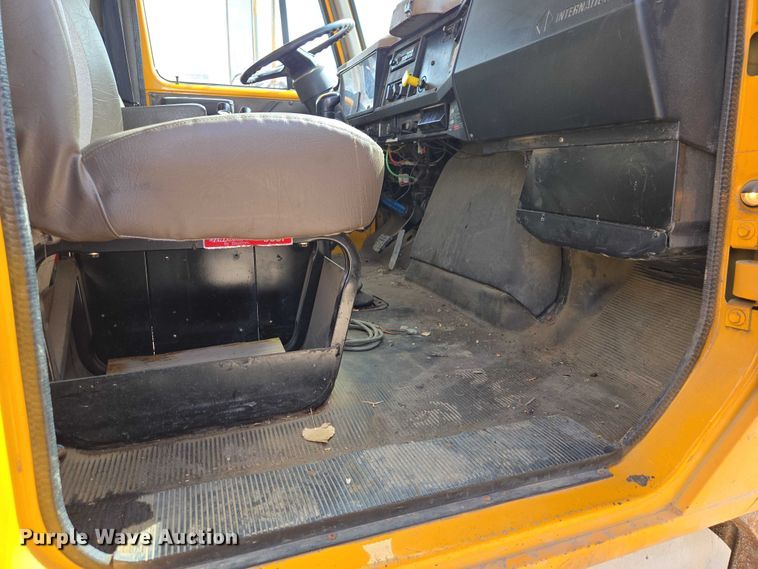 image for item EV5711 1998 International 2554 dump truck