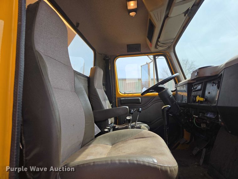 image for item EV5711 1998 International 2554 dump truck