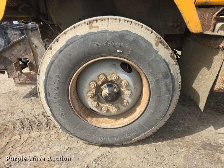 image for item EV5711 1998 International 2554 dump truck