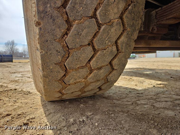 image for item EV5711 1998 International 2554 dump truck