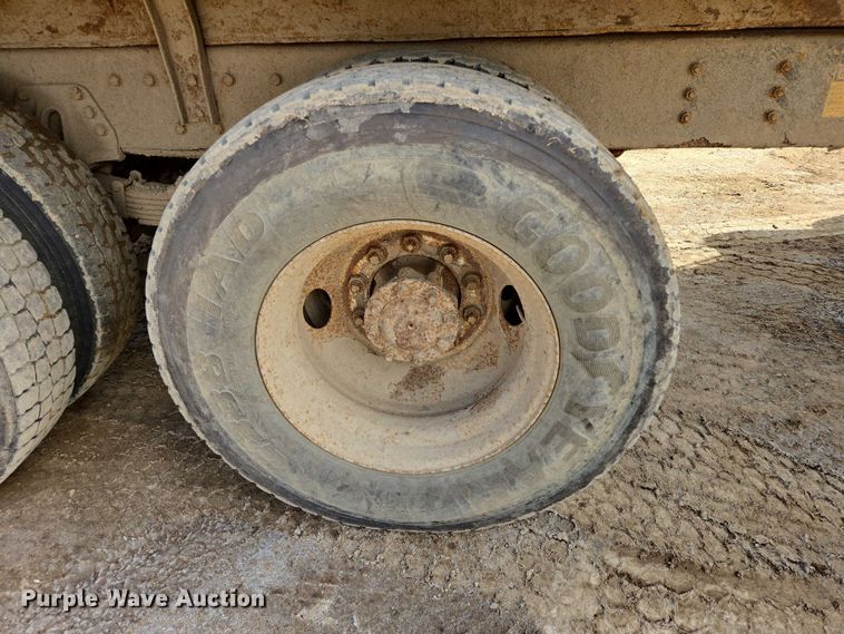 image for item EV5711 1998 International 2554 dump truck