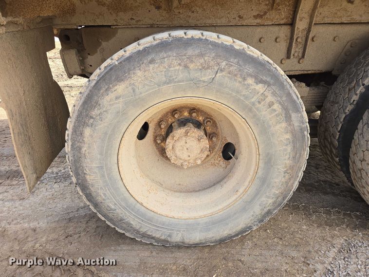 image for item EV5711 1998 International 2554 dump truck