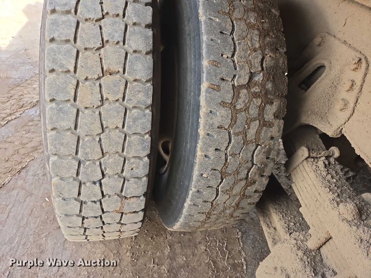 image for item EV5711 1998 International 2554 dump truck