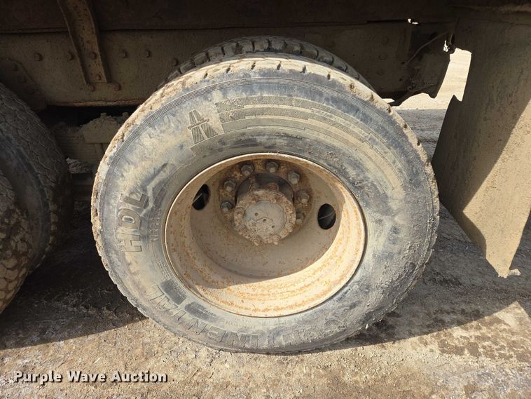 image for item EV5711 1998 International 2554 dump truck