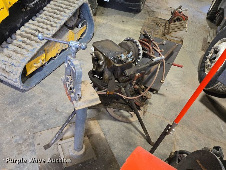 image for item EV5713 Rigid 300 pipe threader