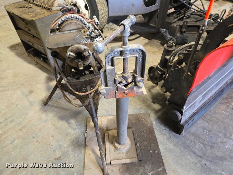 image for item EV5713 Rigid 300 pipe threader