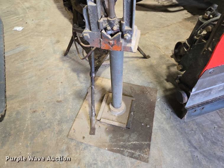 image for item EV5713 Rigid 300 pipe threader