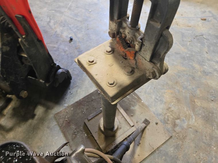 image for item EV5713 Rigid 300 pipe threader