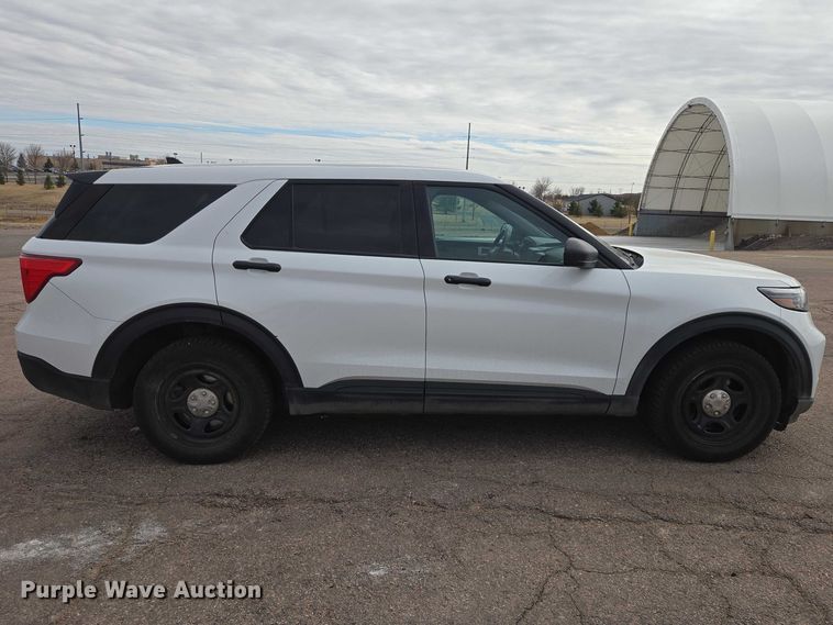 image for item EV5719 2023 Ford Explorer Police Interceptor SUV