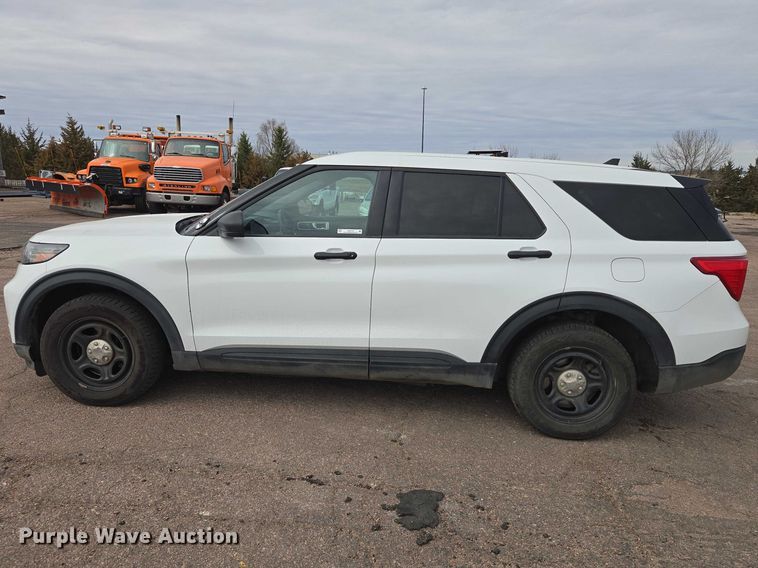 image for item EV5719 2023 Ford Explorer Police Interceptor SUV