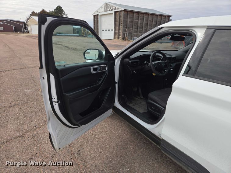 image for item EV5719 2023 Ford Explorer Police Interceptor SUV