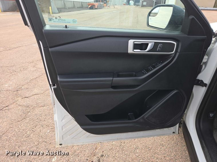 image for item EV5719 2023 Ford Explorer Police Interceptor SUV