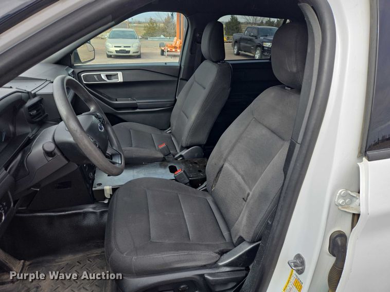image for item EV5719 2023 Ford Explorer Police Interceptor SUV