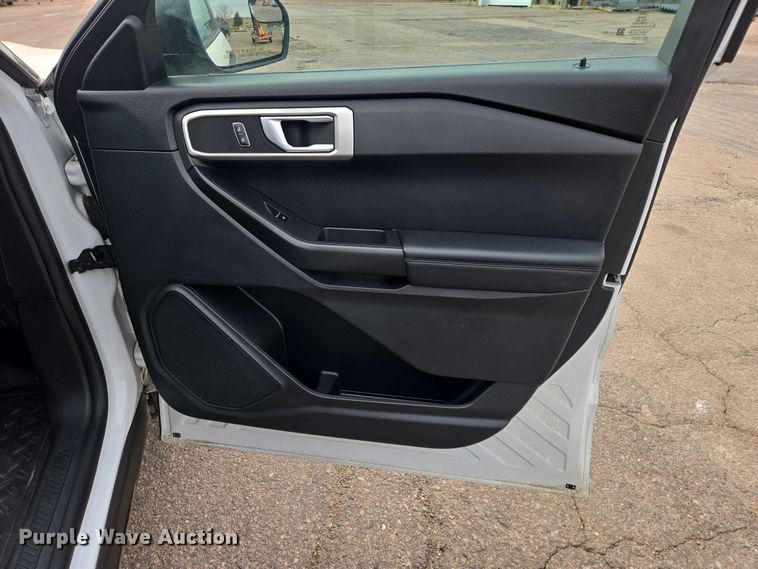 image for item EV5719 2023 Ford Explorer Police Interceptor SUV