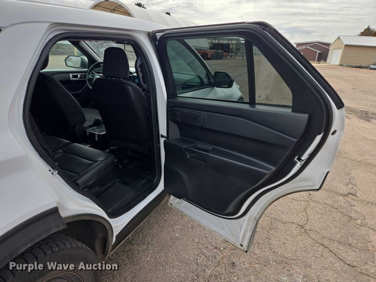 image for item EV5719 2023 Ford Explorer Police Interceptor SUV