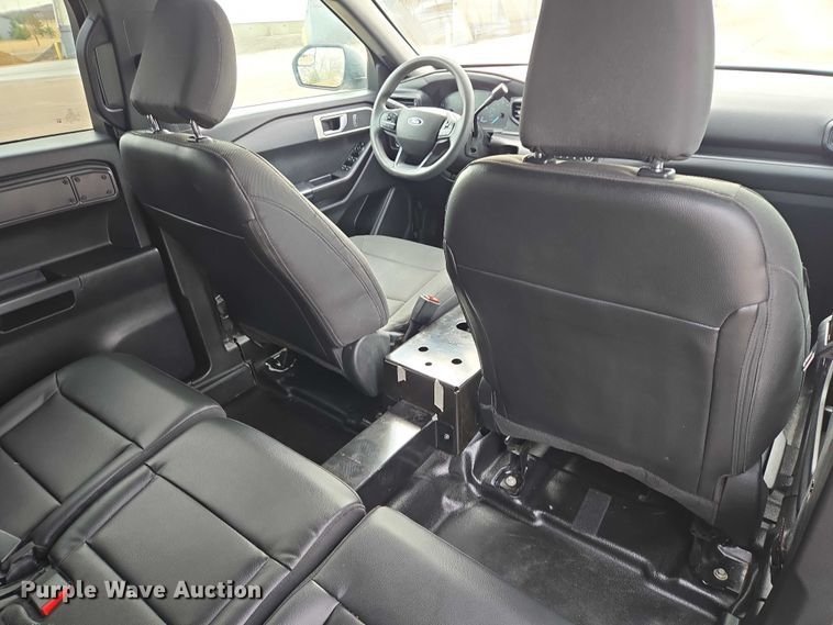 image for item EV5719 2023 Ford Explorer Police Interceptor SUV