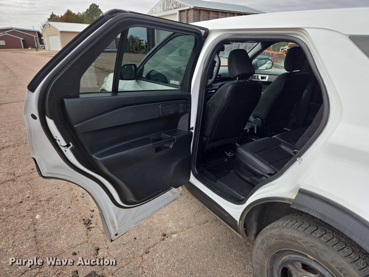 image for item EV5719 2023 Ford Explorer Police Interceptor SUV