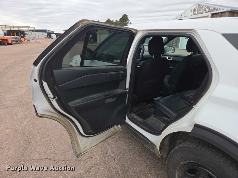 image for item EV5722 2021 Ford Explorer Police Interceptor SUV