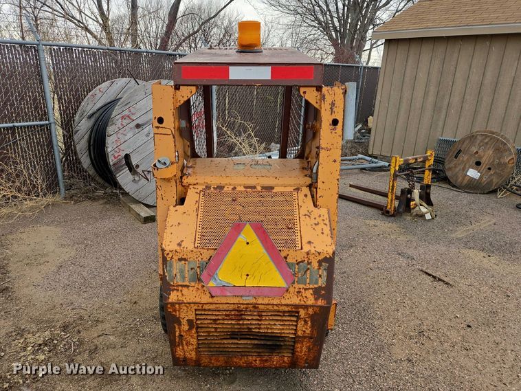 image for item EV5752 1987 Case 1818 skid steer loader