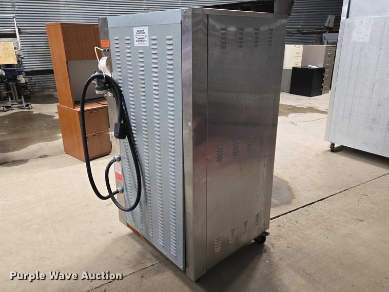 image for item EV5757 2013 Doyon JA12SL oven