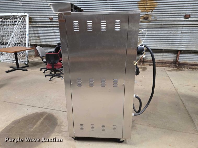 image for item EV5757 2013 Doyon JA12SL oven