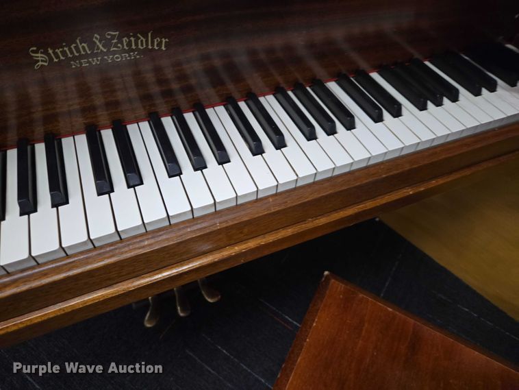 image for item EV5766 Strich & Zeidler 11866 piano
