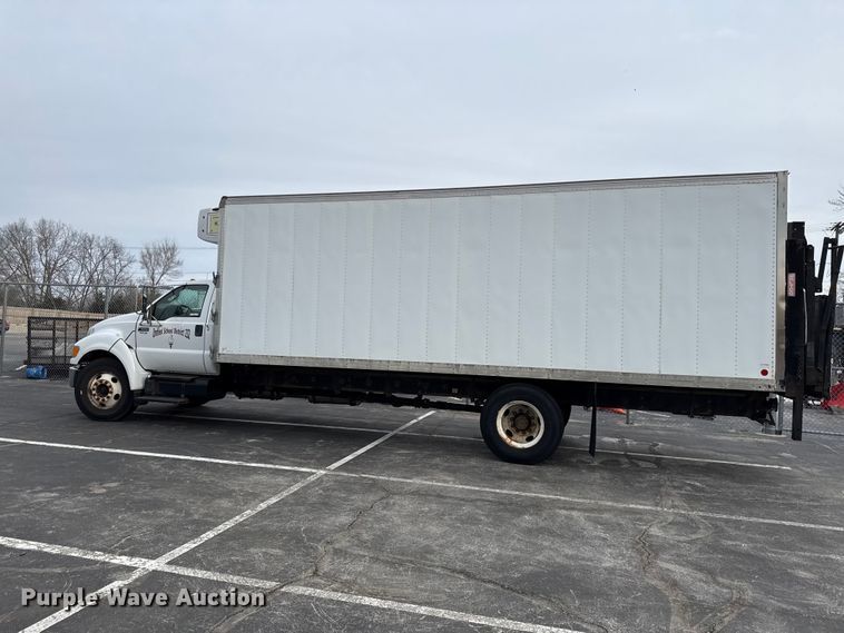 image for item EV7633 2011 Ford F650 Super Duty refrigerated delivery truck