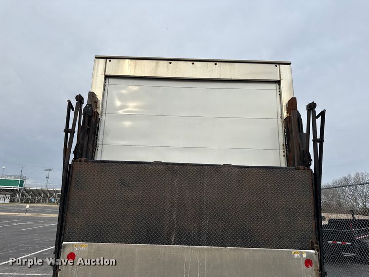 image for item EV7633 2011 Ford F650 Super Duty refrigerated delivery truck