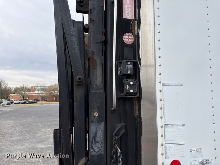 image for item EV7633 2011 Ford F650 Super Duty refrigerated delivery truck