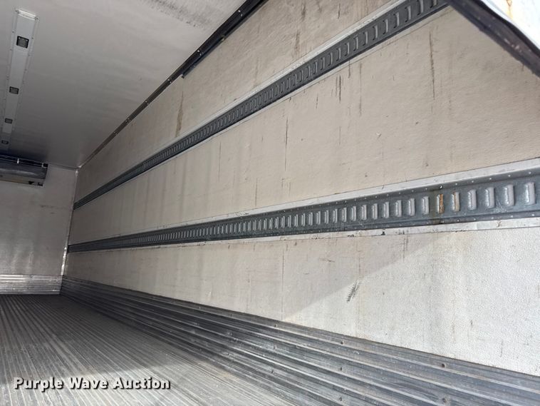 image for item EV7633 2011 Ford F650 Super Duty refrigerated delivery truck