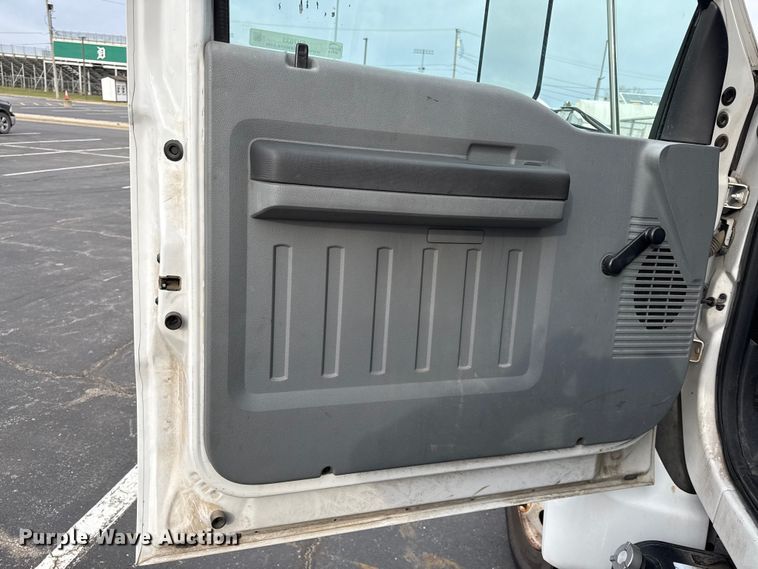 image for item EV7633 2011 Ford F650 Super Duty refrigerated delivery truck