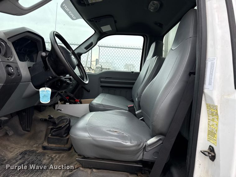 image for item EV7633 2011 Ford F650 Super Duty refrigerated delivery truck