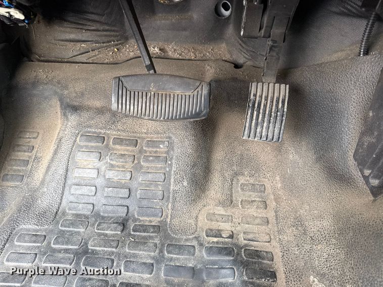 image for item EV7633 2011 Ford F650 Super Duty refrigerated delivery truck