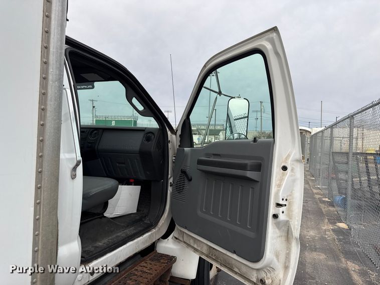 image for item EV7633 2011 Ford F650 Super Duty refrigerated delivery truck