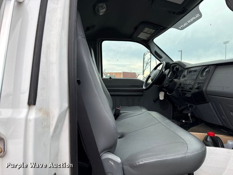 image for item EV7633 2011 Ford F650 Super Duty refrigerated delivery truck