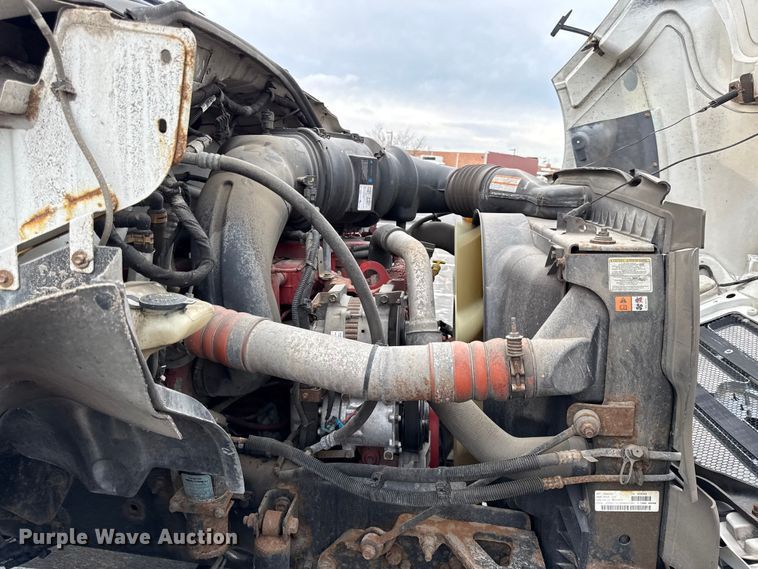 image for item EV7633 2011 Ford F650 Super Duty refrigerated delivery truck