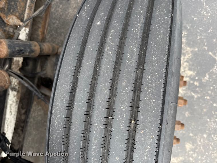 image for item EV7633 2011 Ford F650 Super Duty refrigerated delivery truck