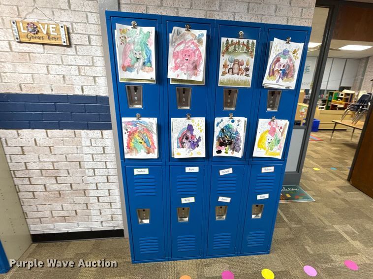 image for item EV7652 Approximately 100 lockers