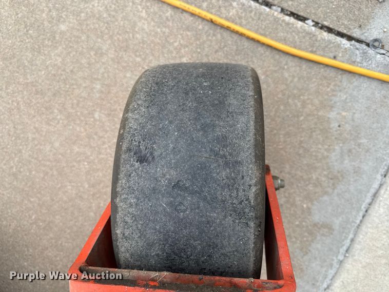 image for item EV7664 Kubota Z726 ZTR lawn mower