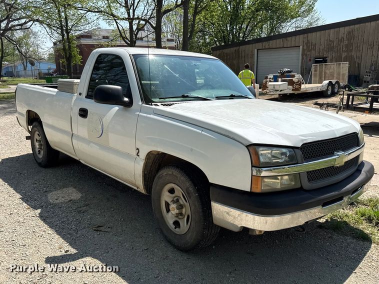 image for item EV7669 2004 Chevrolet 1500 pickup truck