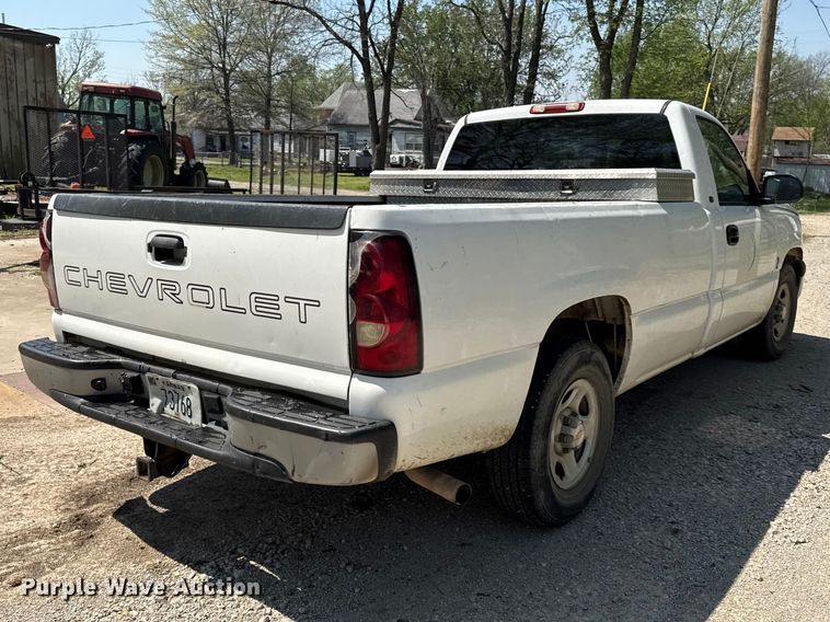 image for item EV7669 2004 Chevrolet 1500 pickup truck