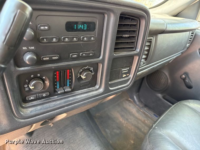 image for item EV7669 2004 Chevrolet 1500 pickup truck