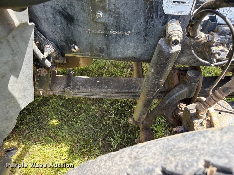 image for item EW1496 2015 Mack Gu  rollback truck