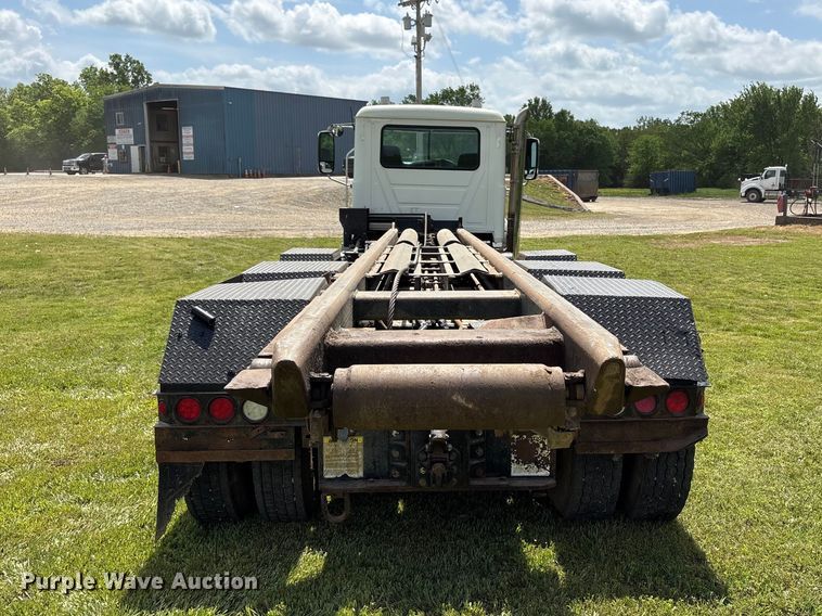 image for item EW1496 2015 Mack Gu  rollback truck