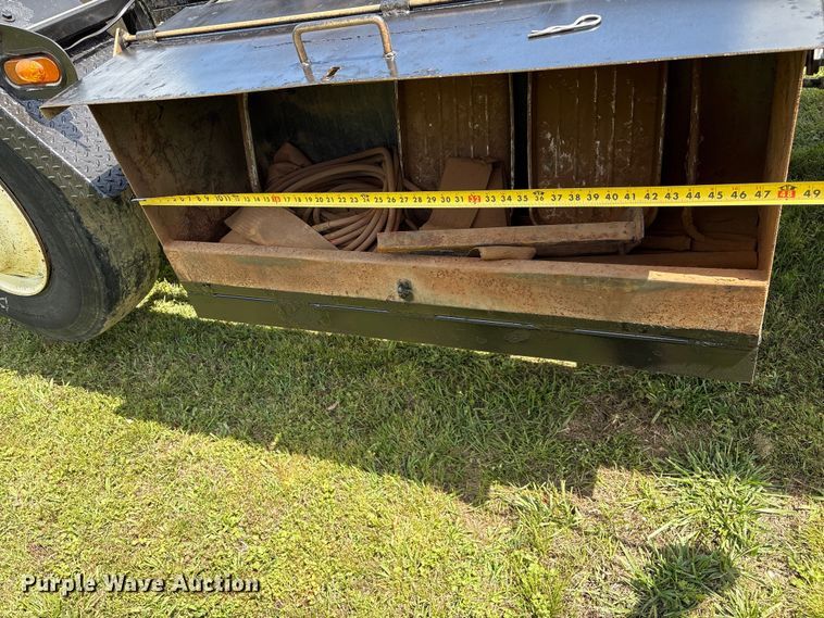 image for item EW1496 2015 Mack Gu  rollback truck