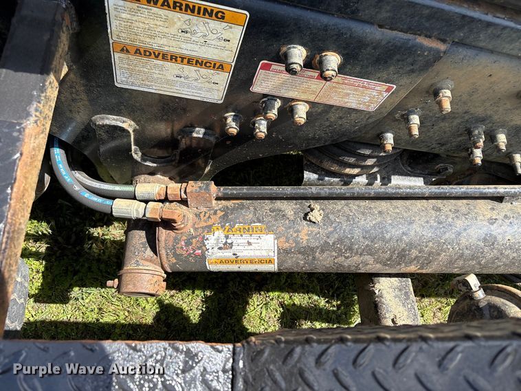 image for item EW1496 2015 Mack Gu  rollback truck