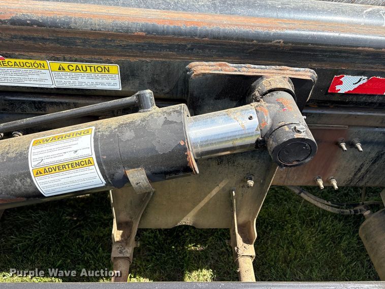 image for item EW1496 2015 Mack Gu  rollback truck